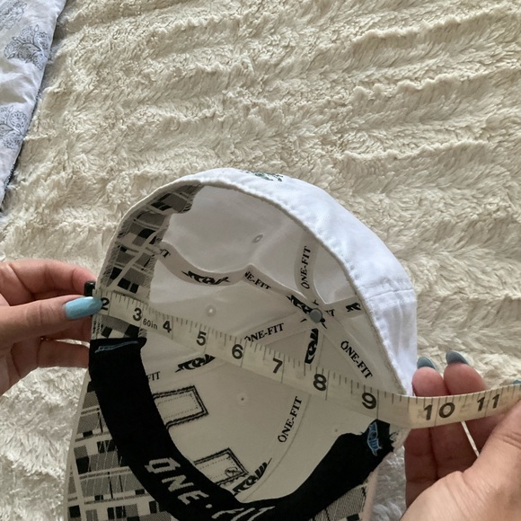 University Miami white cap - Picture 6 of 7